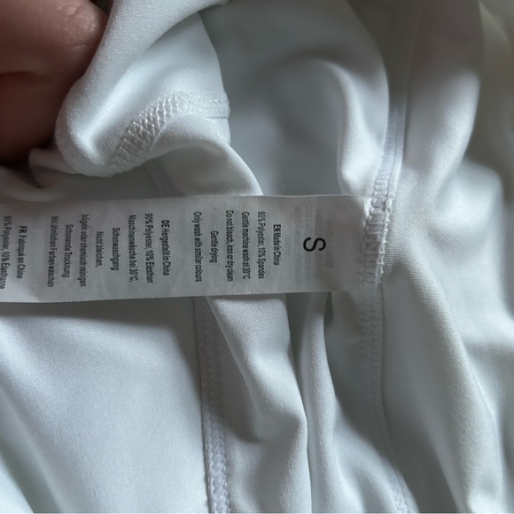 White tennis skirt - Picture 3 of 3